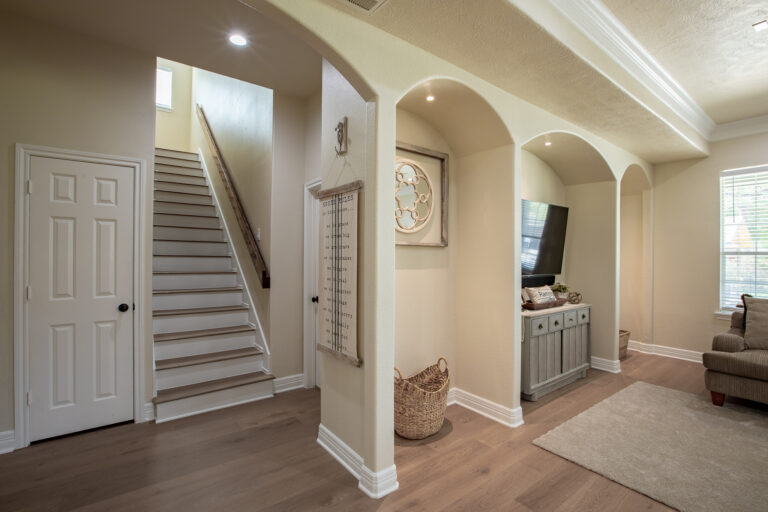 Custom home interior craftsmanship in Fort Bend County by Hawkeye Construction